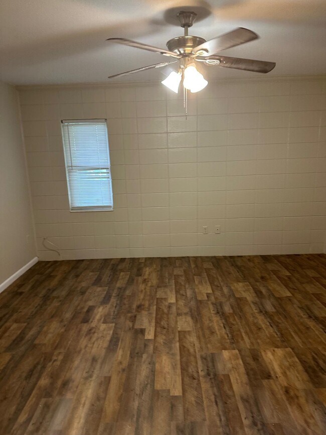 Photo - 2304 Columbia Ct House