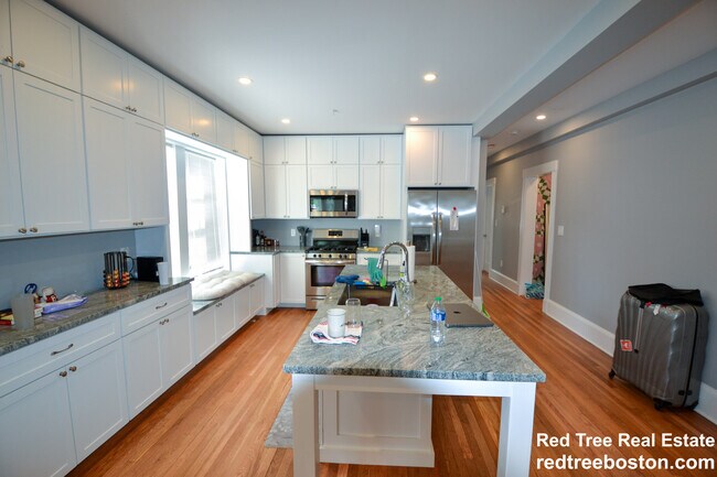 Building Photo - 6 South St Unit 1