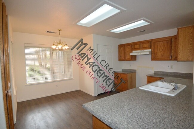 Photo - 3 Bedroom 2 Bathroom Home in SW Visalia! Close to Shopping and Restaurants!