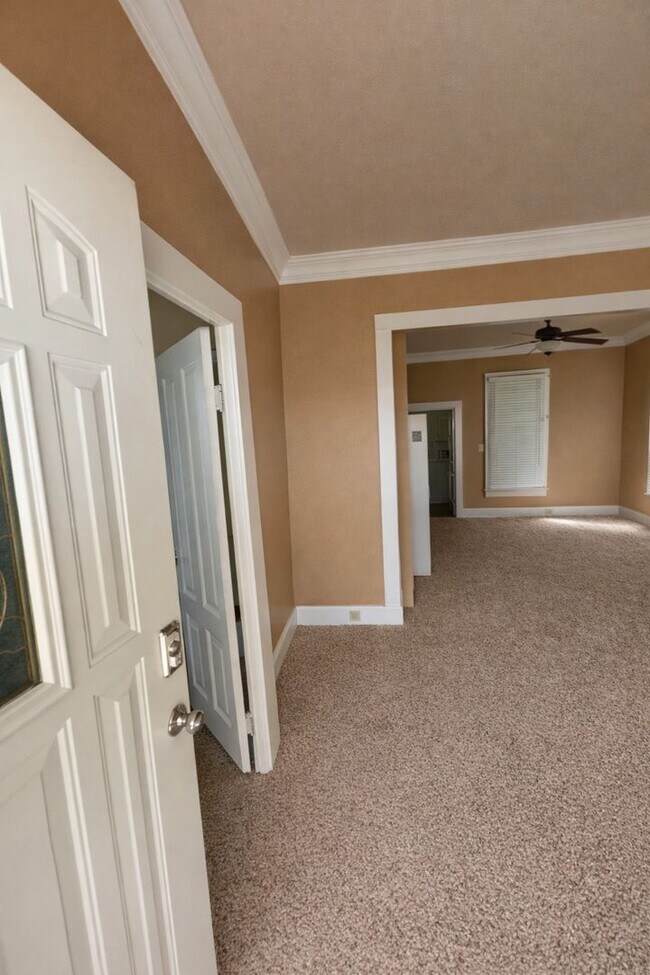 Photo - Spacious 3-Bed Home with Large Front & Backyard – Quiet Madera Living