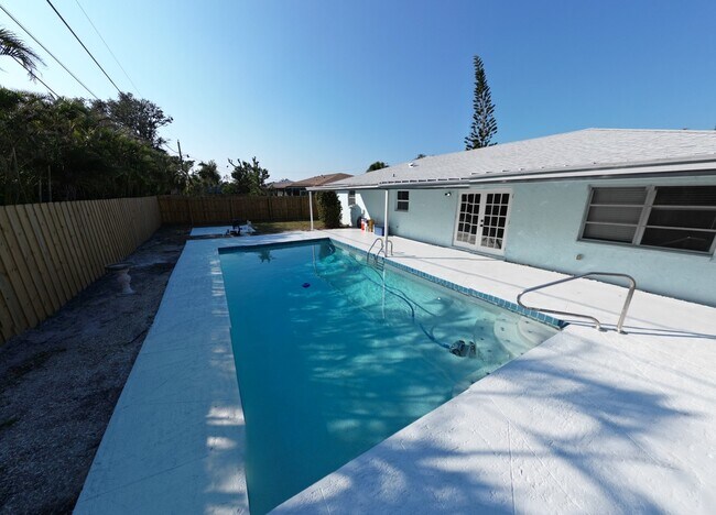 Photo - 155 Englewood Heights Rd