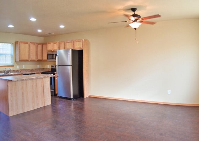 Photo - 235 S Rolling Woods Way