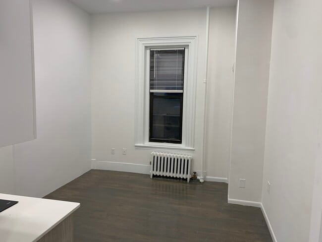 Building Photo - 267 Newbury St Unit 1