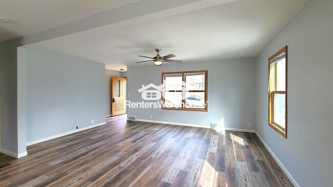 Photo - 525 Birch St