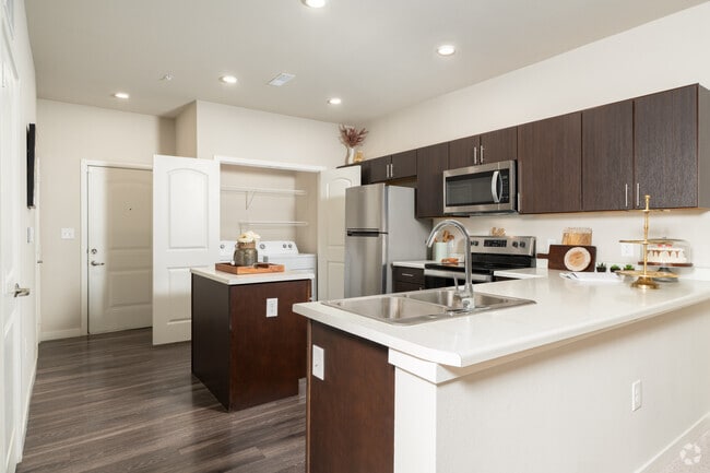 2 habitaciones, 2 baños - 1071 pies cuadrados - Cocina - Aventura at Wentzville