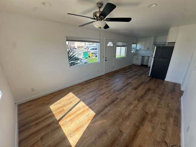 Building Photo - 6737-43 Thomson Ct. Unit 6737