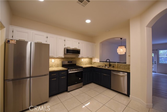 Building Photo - 646 Sumner Way Rental
