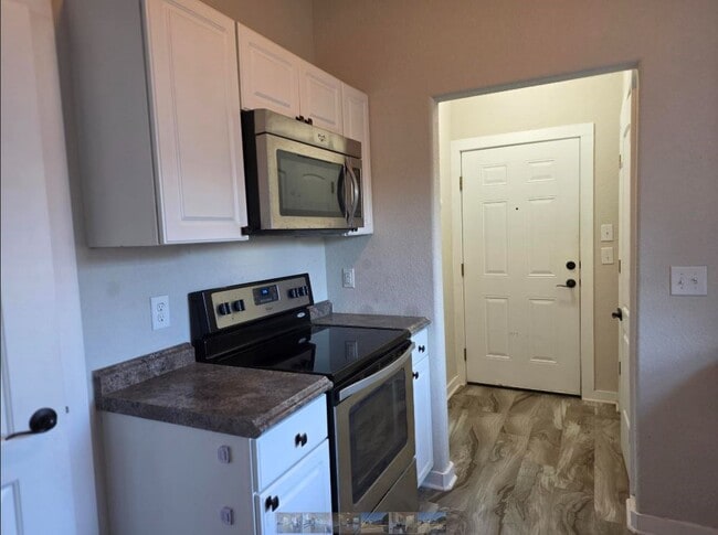 Photo - 205 Ivy Ln