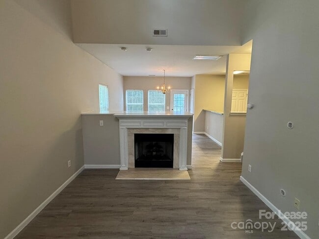 Photo - 2184 Winthrop Chase Dr