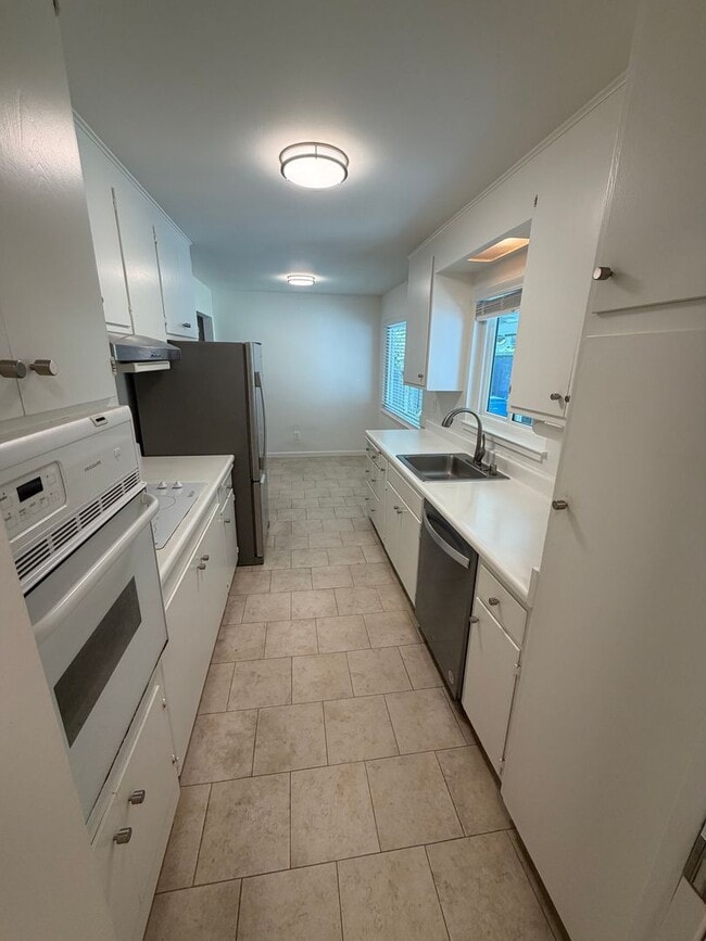 Photo - 3 Bed 2 Bath Duplex W/ Garage In Moraga