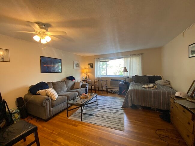 Building Photo - 20 Radcliffe Rd Unit 211 Rental