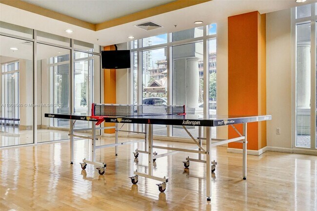 Photo - 511 SE 5 Ave Unidad 806