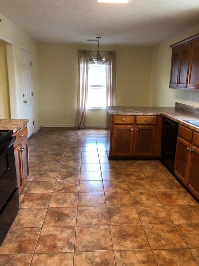 Photo - Beautiful 3 Bedroom Home in a Quiet Searcy Neighborhood!