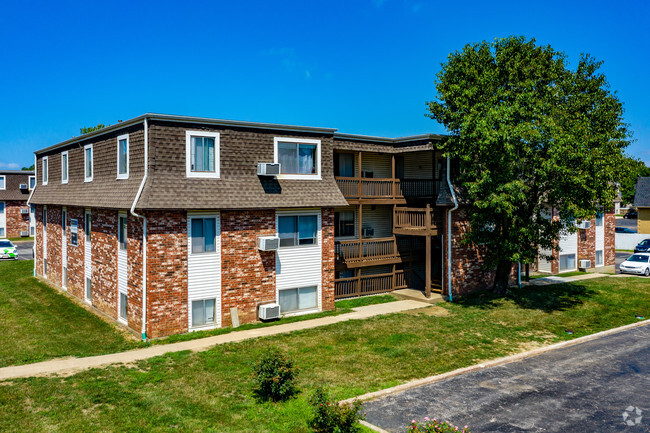 Building Photo - Clairborne Court Apartments