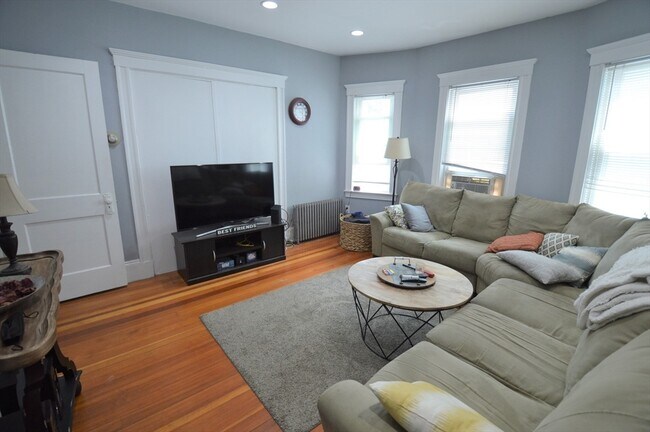 Photo - 18 Hunnewell Ave Unit 2