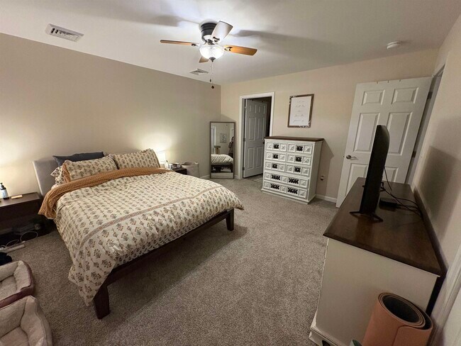 Photo - 48 Nicholas Ln