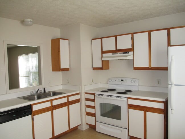 Photo - 2 Bedroom 1 bath upstairs apartment