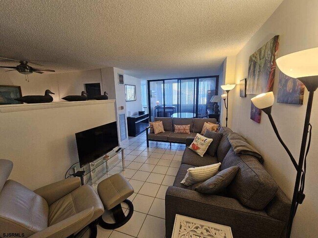 Photo - 111 S 16th Ave Unidad 312