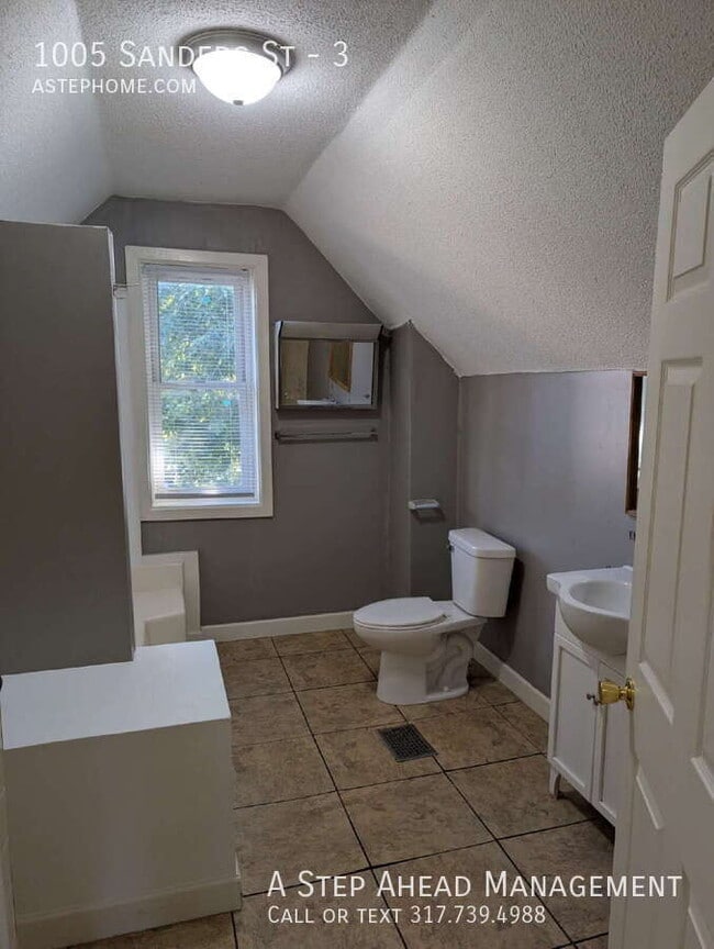 Photo - 1005 Sanders St Unit 3