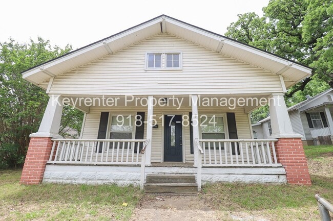 Building Photo - 3 Bed 1 Bath in beautiful location!
