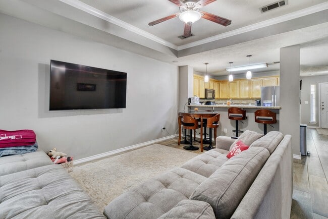Photo - 1008 Gardenia St
