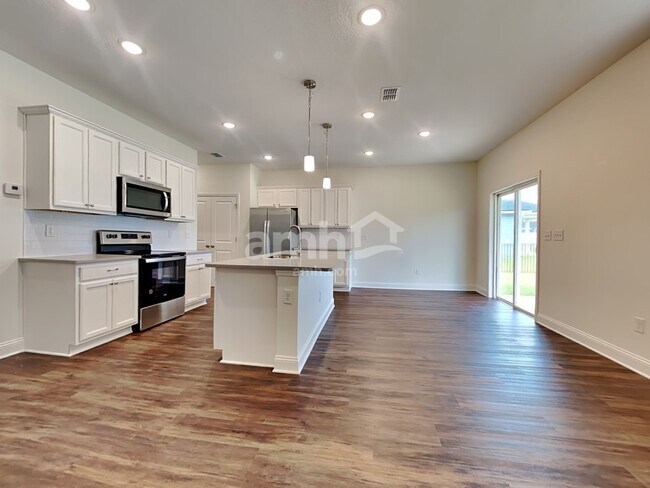 Photo - 518 Onate Cir