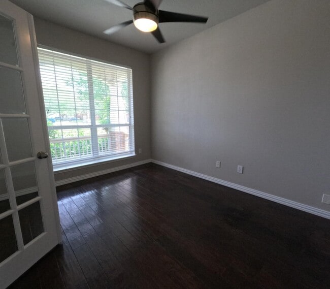 Photo - 2521 Saratoga Dr