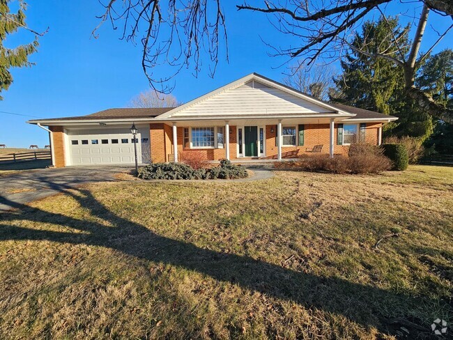 Building Photo - Christiansburg, 3 BR / 2.5 BA, Available A... Rental