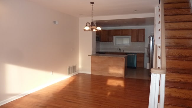 Photo - 1805 S 4th St