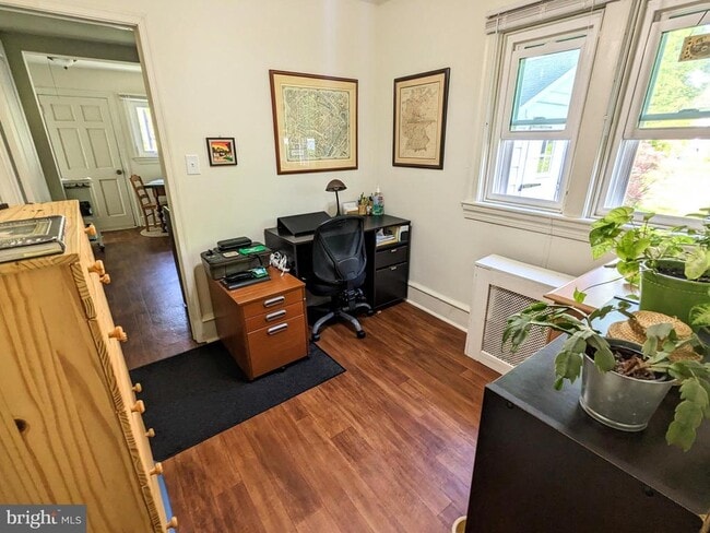Photo - 920 E Railroad Ave