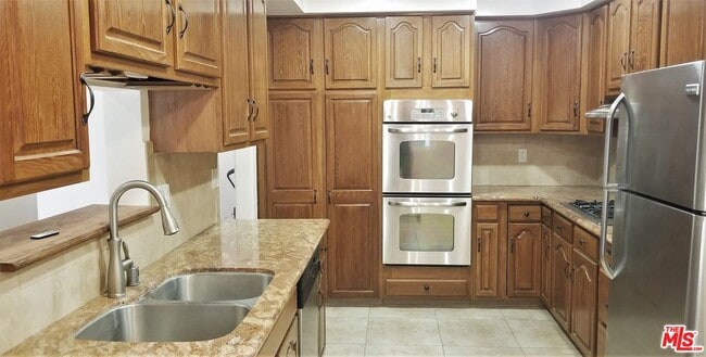 Photo - 4915 Densmore Ave