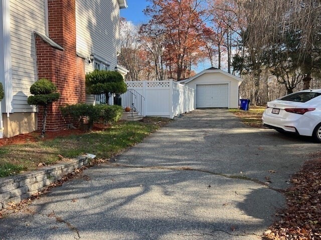 Photo - 1657 Meridian St