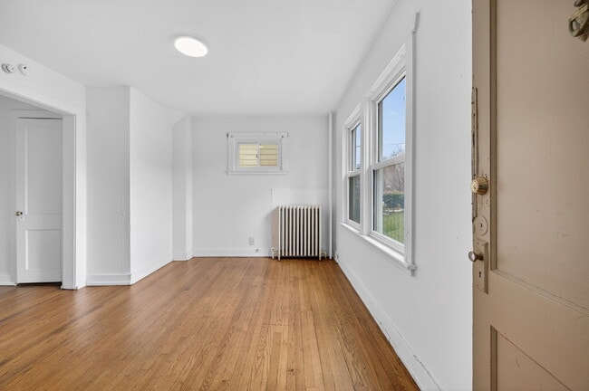 Living Room (1BR)