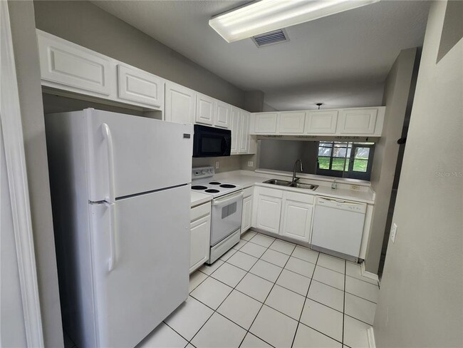 Photo - 2302 Lake Woodberry Cir