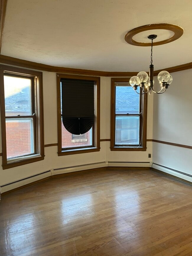 Photo - 5839 W Midway Park