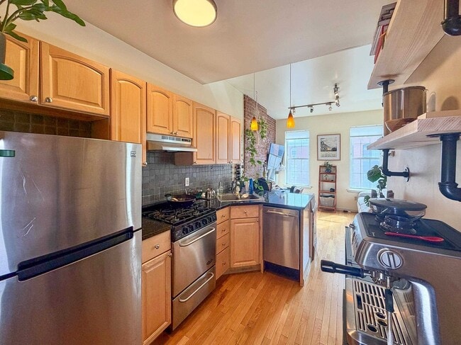 86 Monroe St Unit 3R
