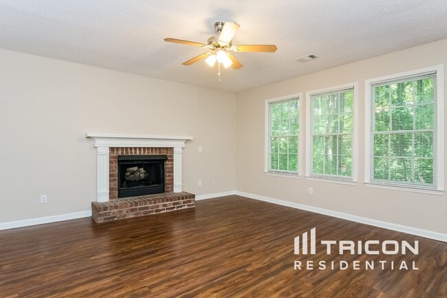 Photo - 1358 Chatley Way