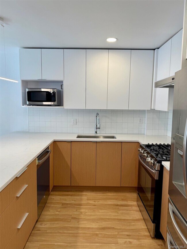 Photo - 175 Monroe St Unit 1st & BASEMENT