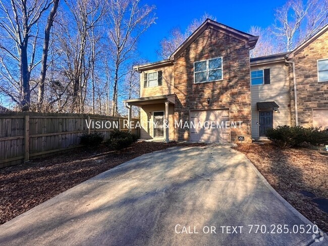 Building Photo - Beautiful 3 BD 2.5 BA Townhome MOVE in READY