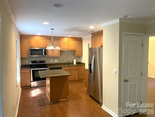 Photo - 1114 Glenshannon Rd