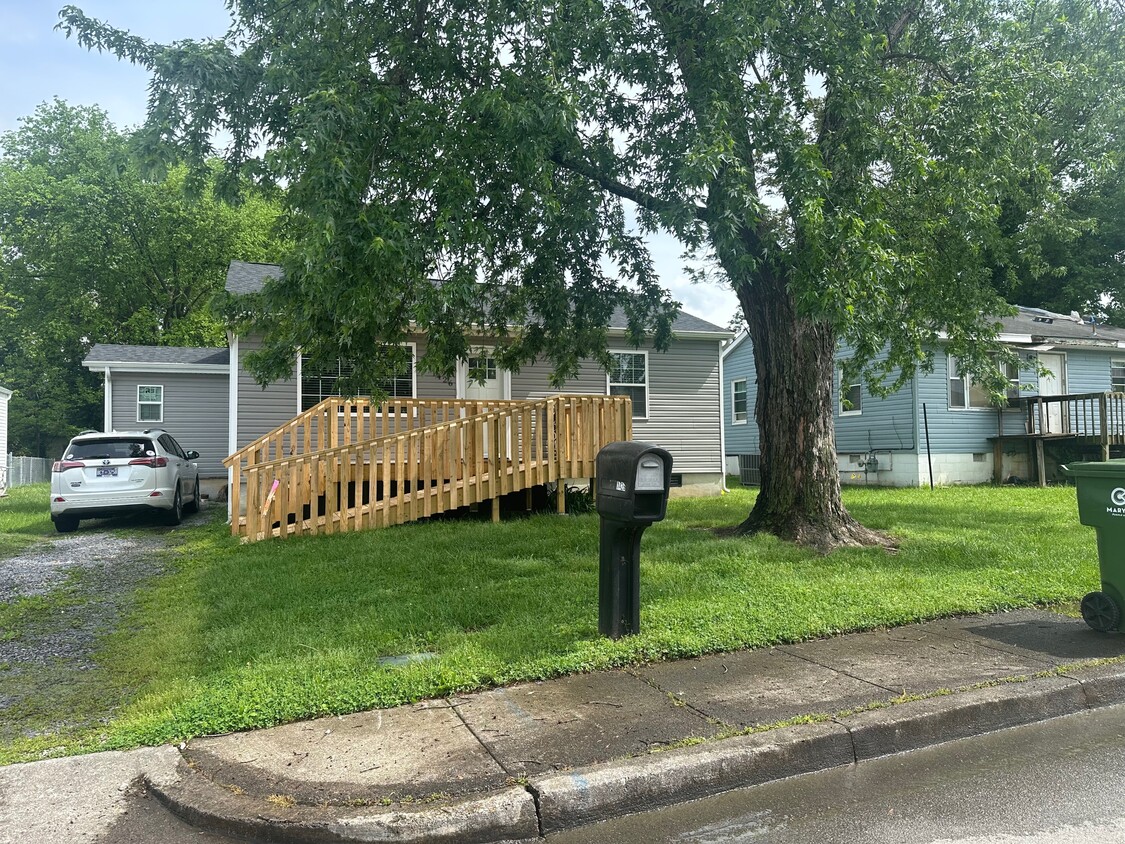 Photo - 1426 Irwin Ave (Maryville, TN)