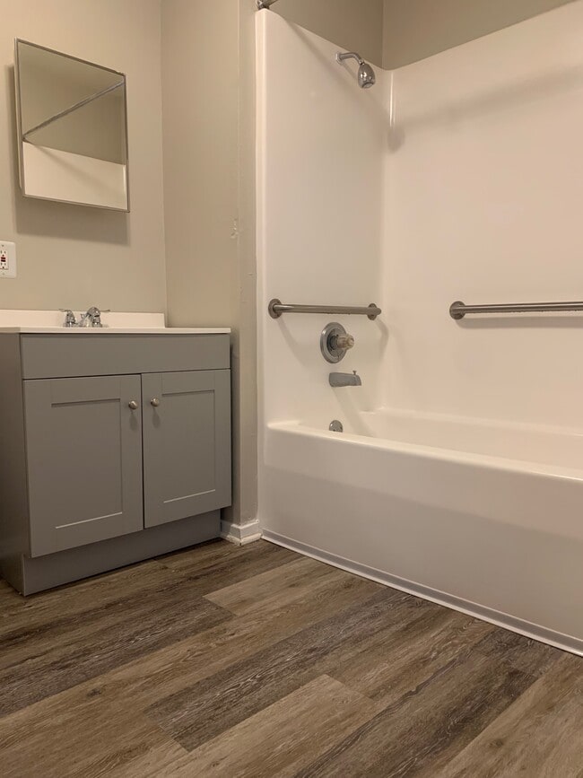 Photo - Pearlwood Apartments