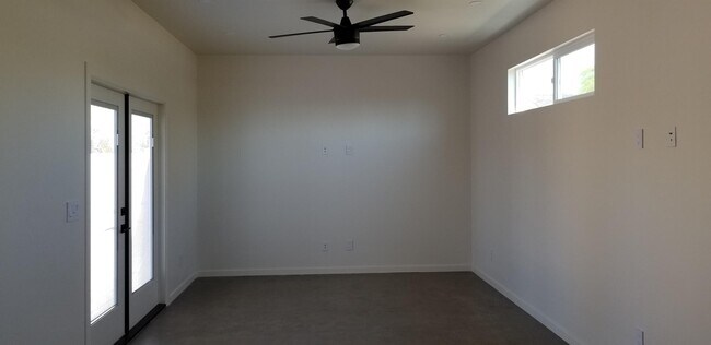 Photo - 2334 N Evergreen St