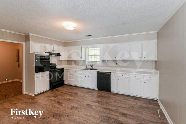 Photo - 5157 Depanne Rd