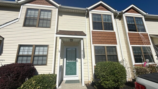 Building Photo - 8189 Baltimore Ave Unit 7C
