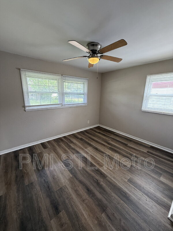 Photo - 10515 Renfrew Dr