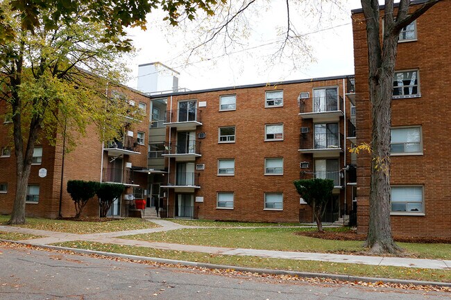 Photo - Randal Court