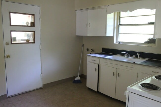 Photo - 1506 Evelyn Ave