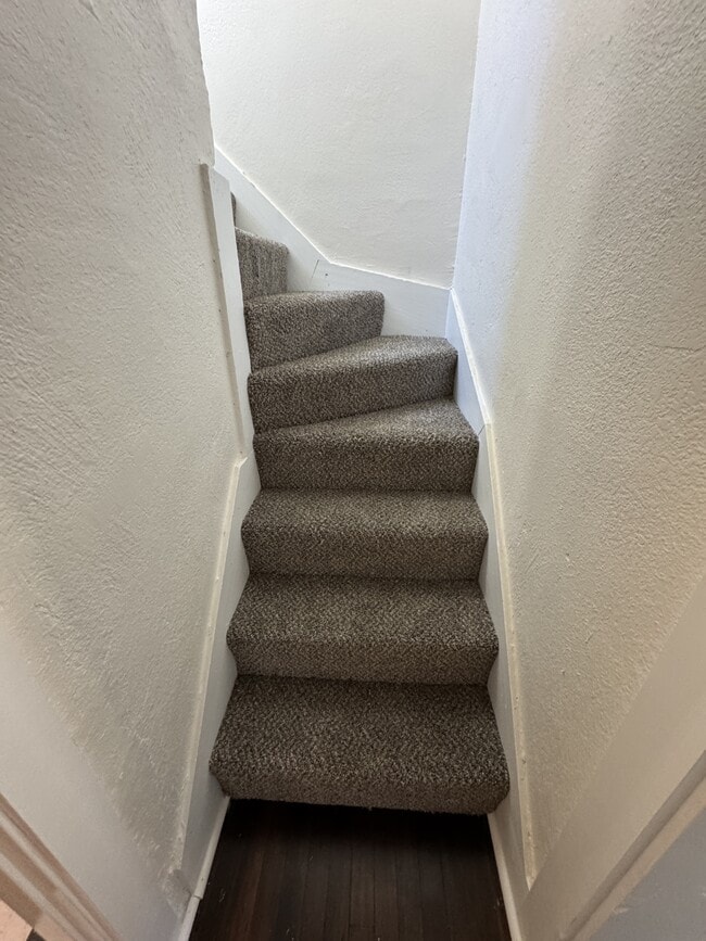 Photo - 1329 Rowland Ave