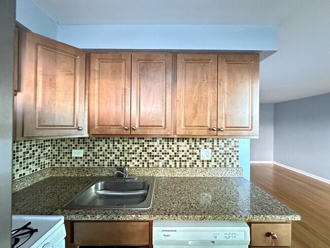 Photo - 5820 N Sheridan Rd Unit 201